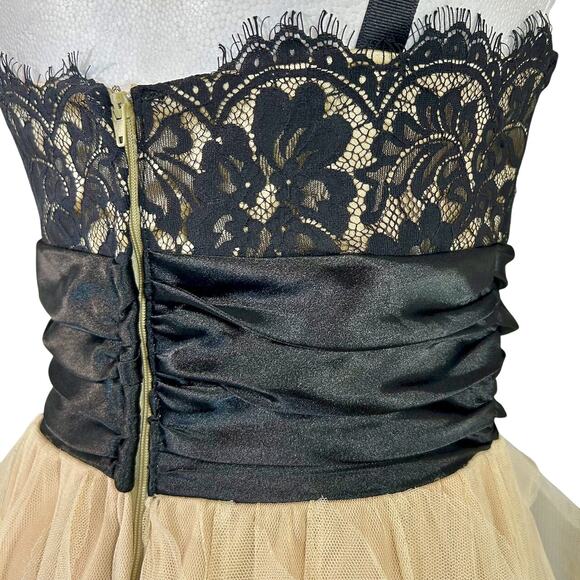 Romantic Goth Evening Empire Gown Black Lace Tiered Tulle Rosette Formal 5/6 - Picture 7 of 14
